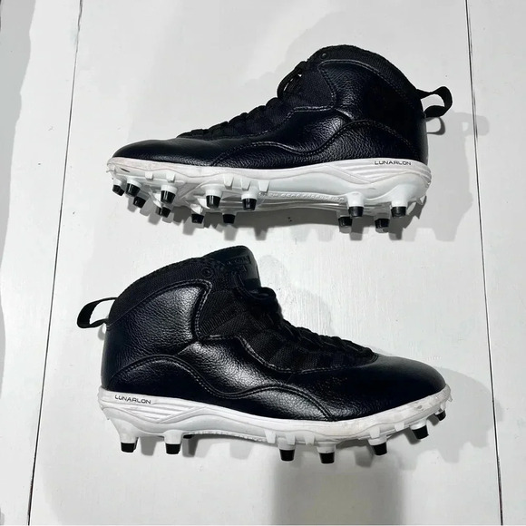 Air Jordan 10‎ TD Mids Black football cleats size 7.5 black molded main image 4